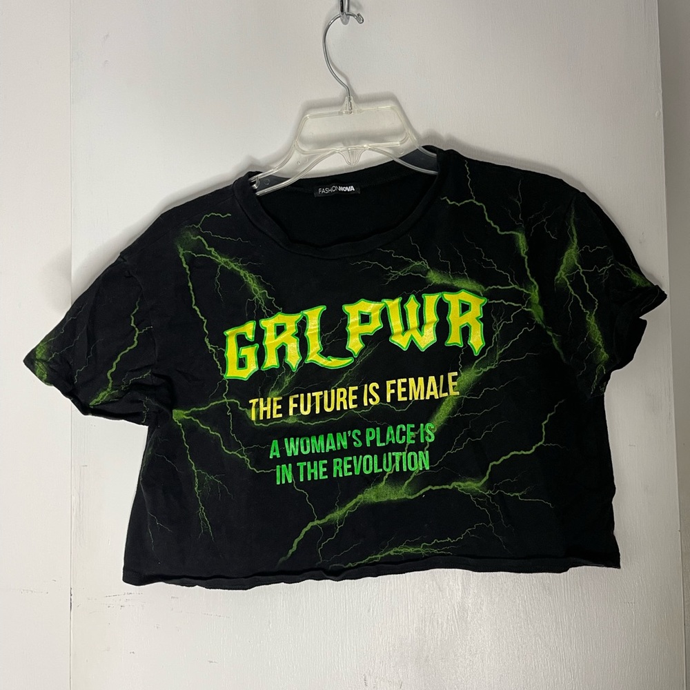 graphic women’s crop top t-shirt